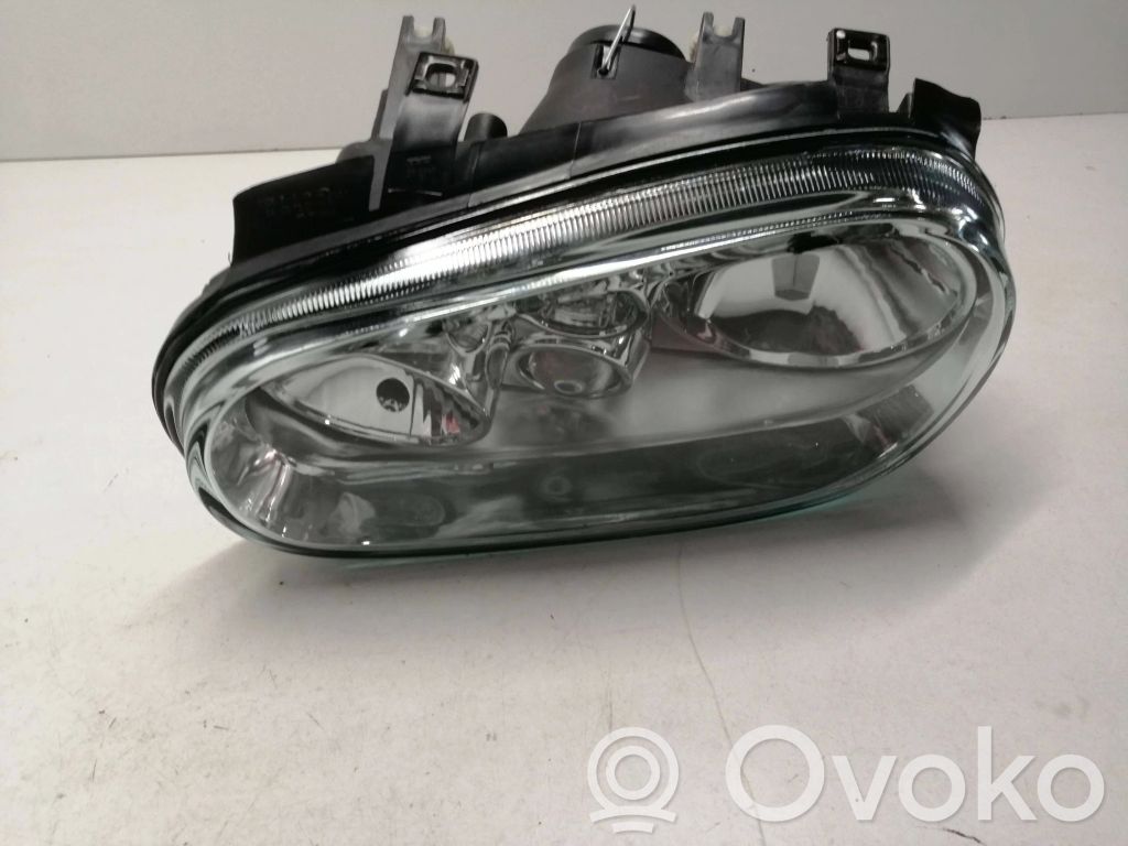 Volkswagen Golf IV Lampa przednia 