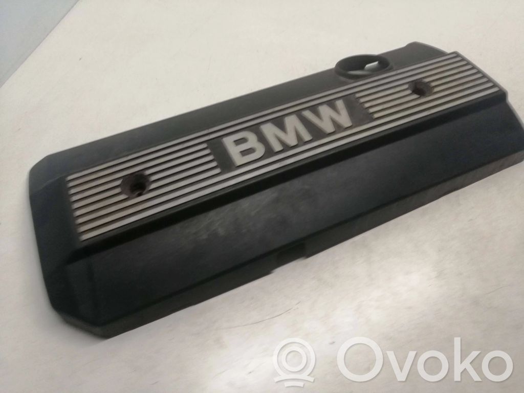 BMW 5 E39 Variklio dangtis (apdaila) 