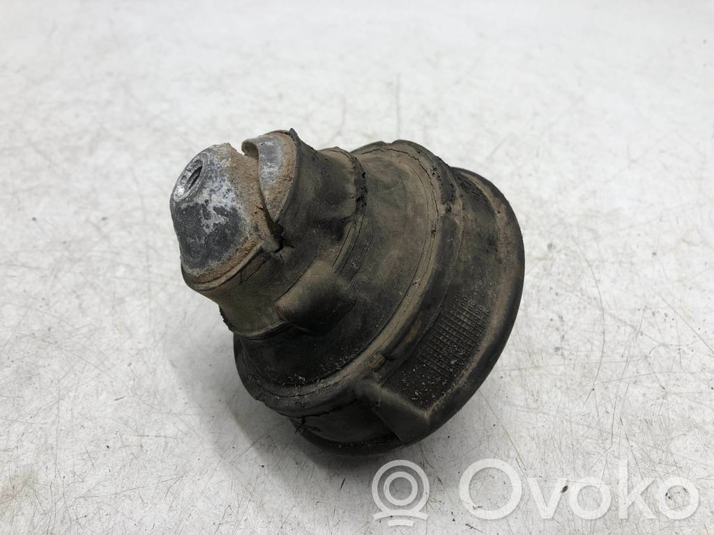 Volvo S70  V70  V70 XC Engine mount bracket 