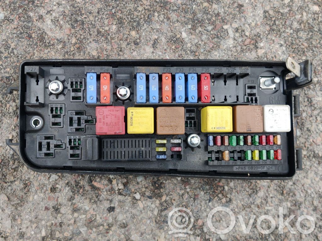 Opel Vectra C Juego de caja de fusibles 