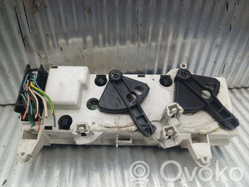 Climate control unit   658324B,101750