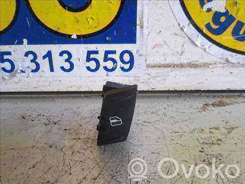 Skoda Octavia Mk2 (1Z) Electric window control switch 