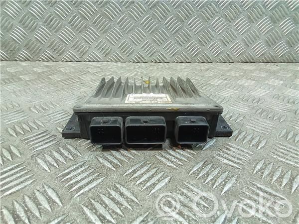 Unidad de control/módulo ECU del motor   8200909666
