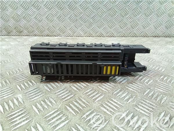 Mercedes-Benz CLS C219 Módulo de fusible 