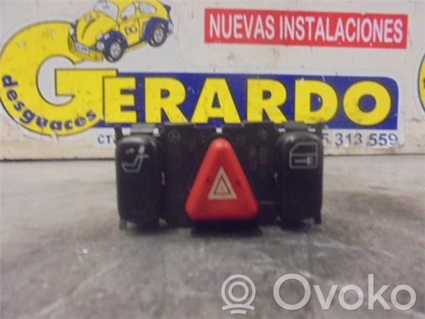 Botón interruptor de luz de peligro   2108201310