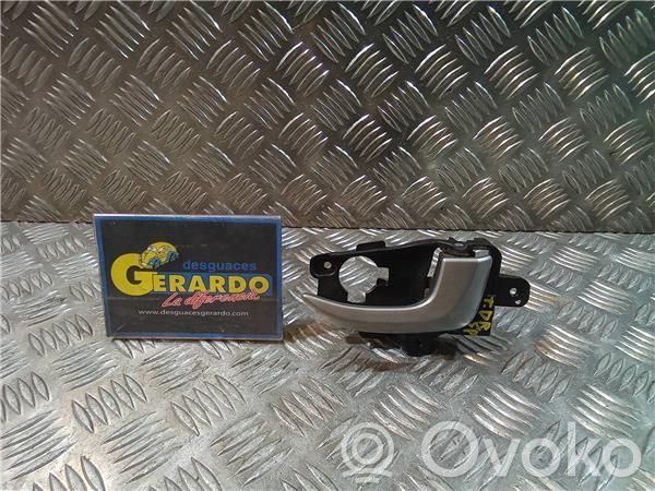 Manecilla interna puerta trasera   82623GD000
