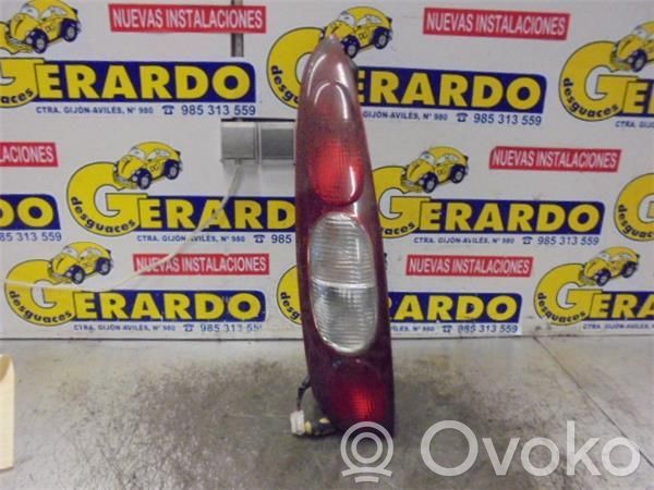 Lámpara de faros/luces traseros