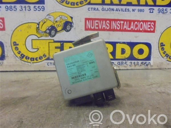 Renault Clio II Ohjaustehostimen ohjainlaite/moduuli 