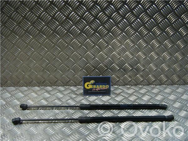 Opel Astra J Tampon hayon/capotă portbagaj 