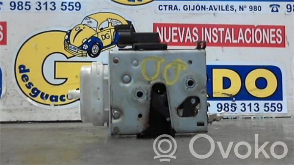 Cerradura de puerta delantera
