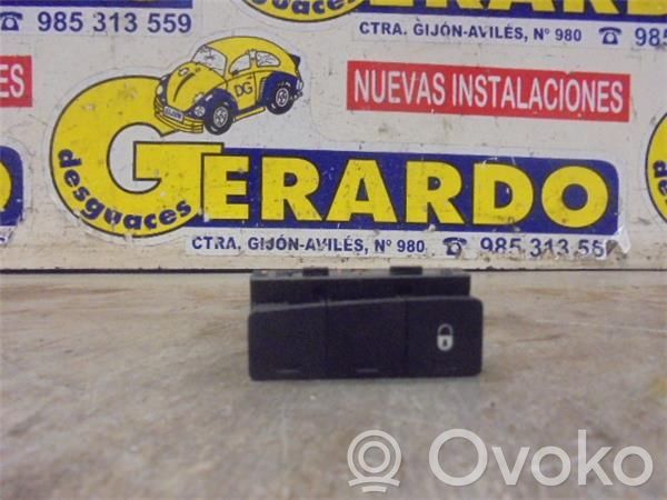 Citroen C4 I Picasso Botón interruptor de bloqueo de puertas 