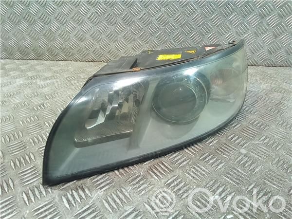 Volvo V50 Lampa przednia 