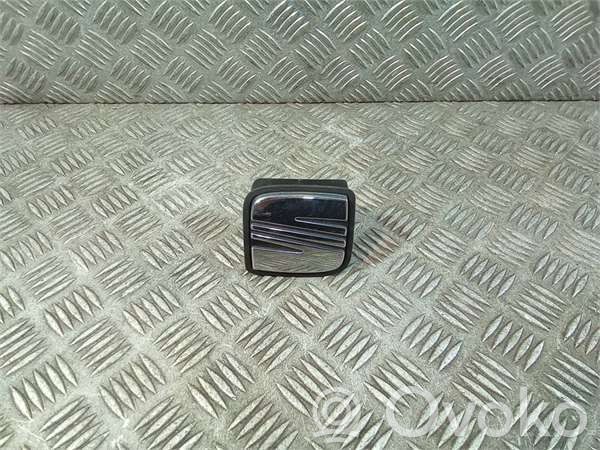 Seat Leon (1P) Lastausoven ulkokahva 