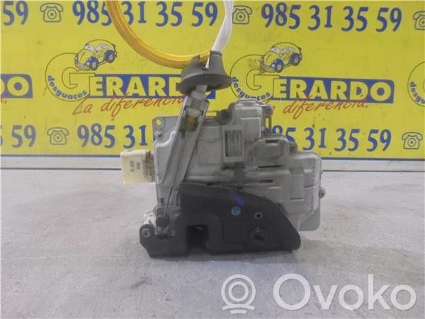 Audi A4 S4 B6 8E 8H Galinės spynos varikliukas
