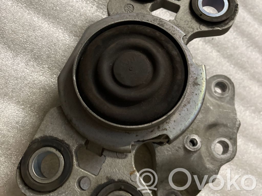 Volvo S60 Engine mount bracket 