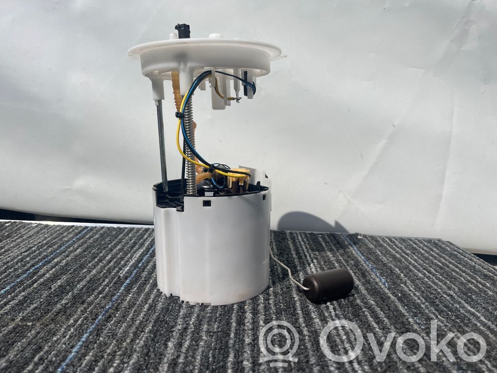 Volvo XC40 Bomba interna de combustible 