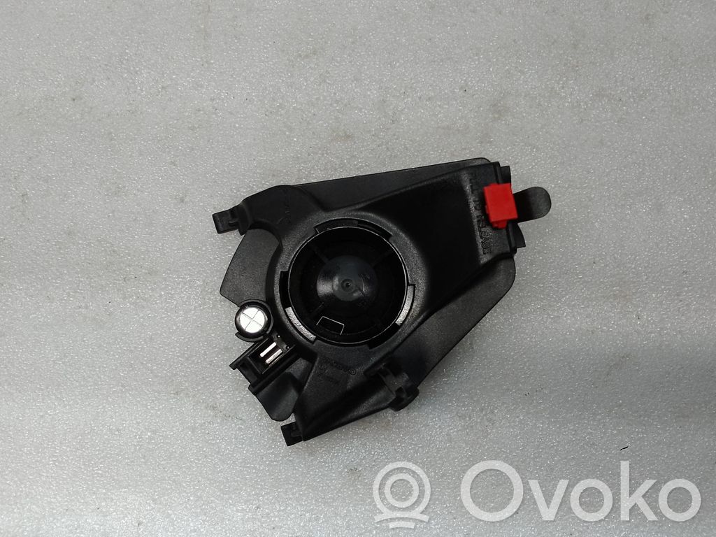 Volvo V70 Głośnik drzwi przednich 