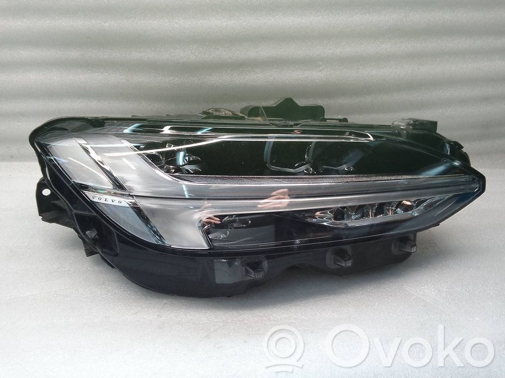 Volvo S90, V90 Scheinwerfer 