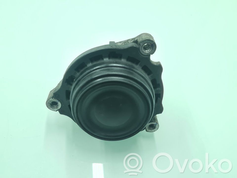 Soporte de montaje del motor   6787657