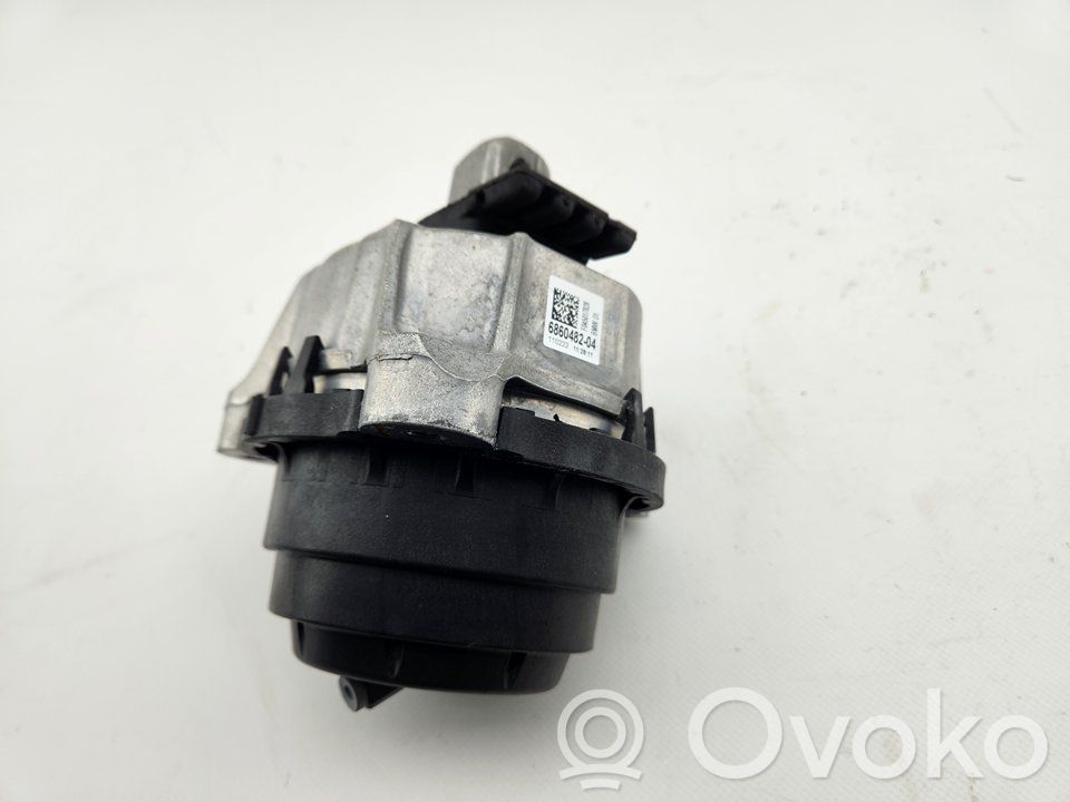 Engine mount bracket   6860482