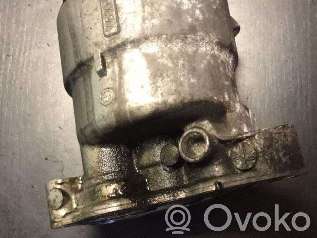 BMW 3 E90 E91 Oil filter mounting bracket 