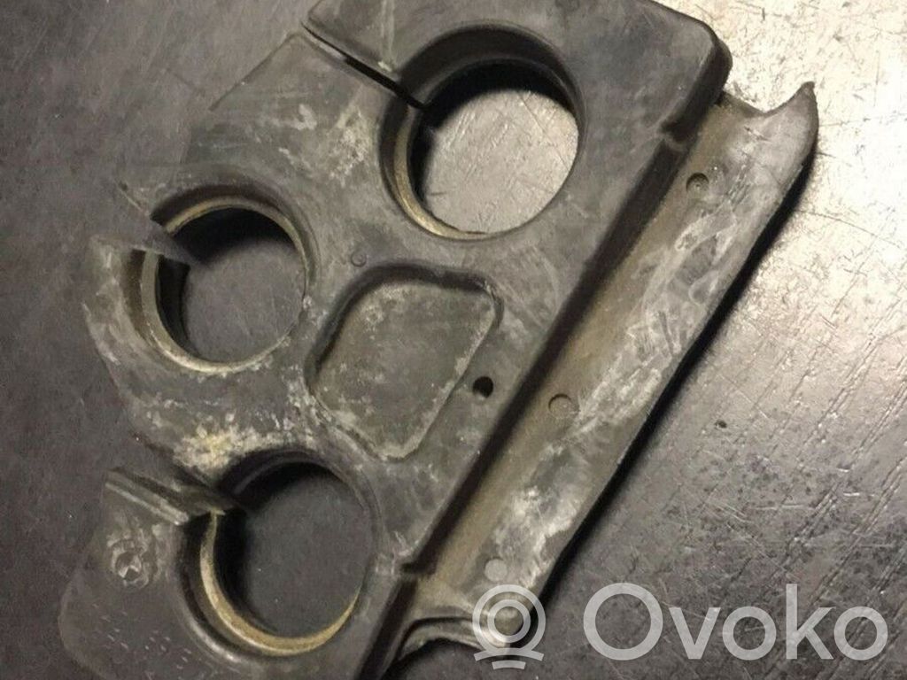BMW 5 E60 E61 Muu moottoritilan osa 