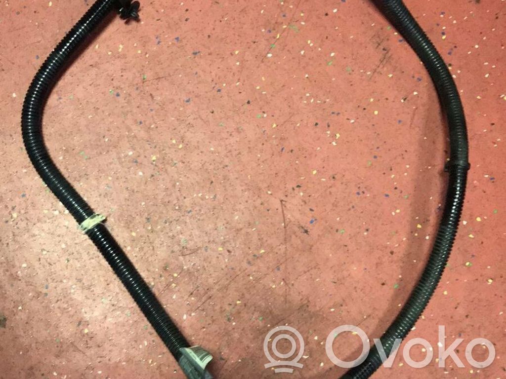 BMW 5 E60 E61 Positive cable (battery) 