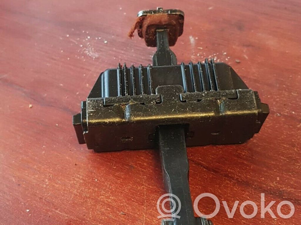 BMW X5 E53 Front door check strap stopper 