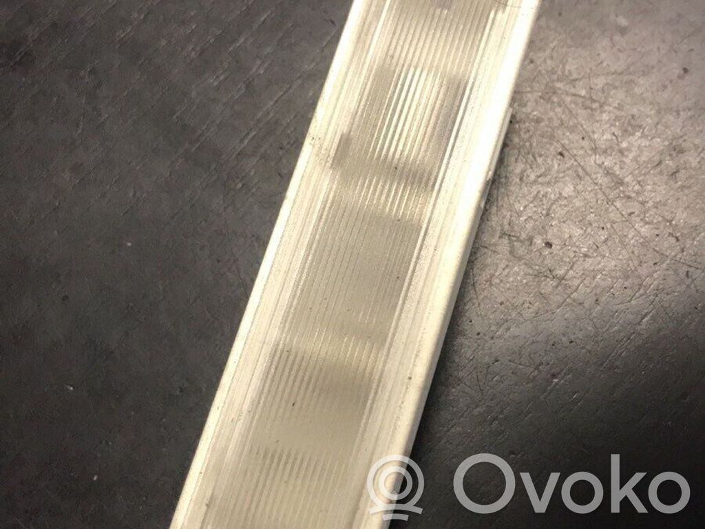 BMW 7 E38 Takaistuimen valo 