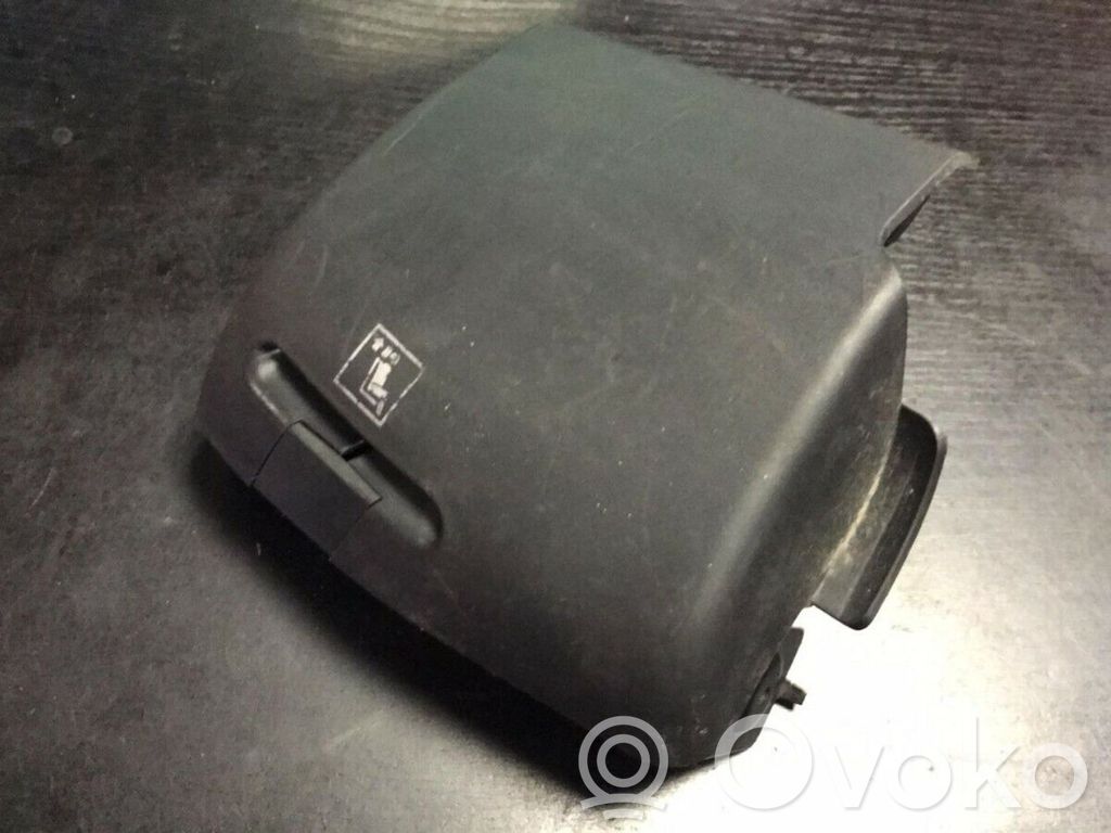 Parcel shelf load cover mount bracket   7000099