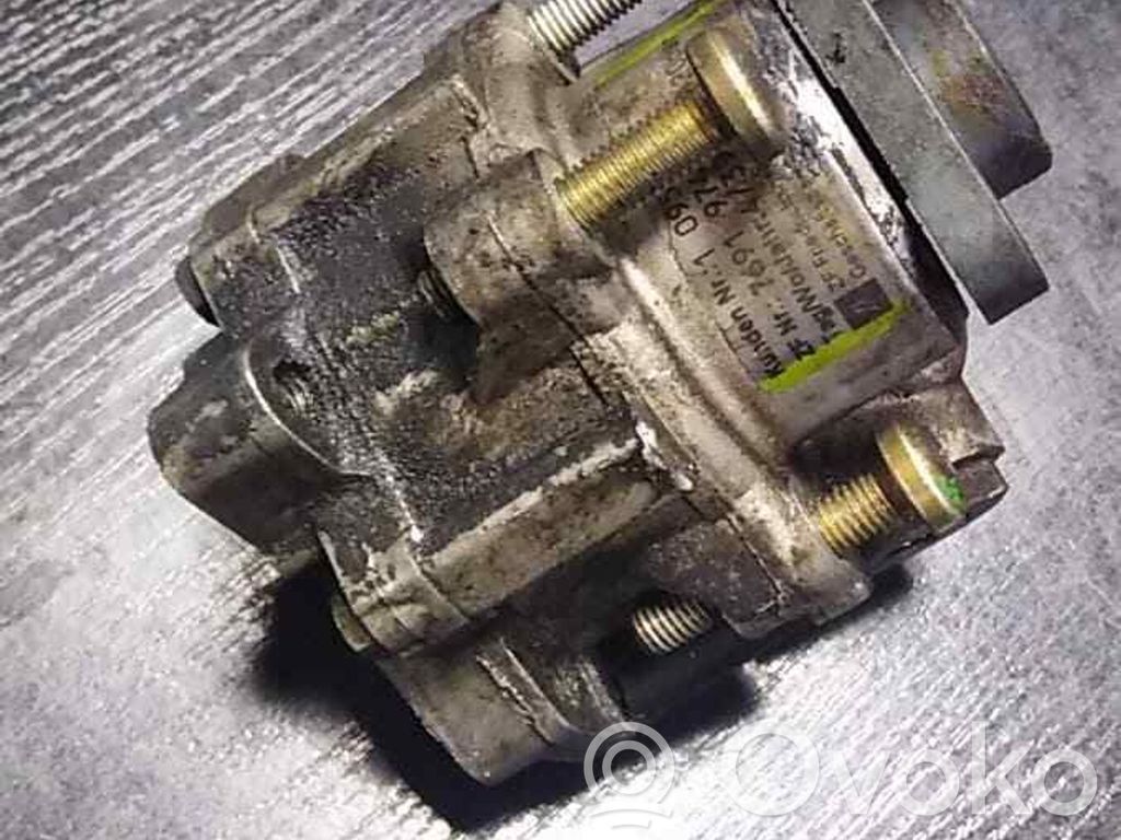 BMW 5 E39 Power steering pump 