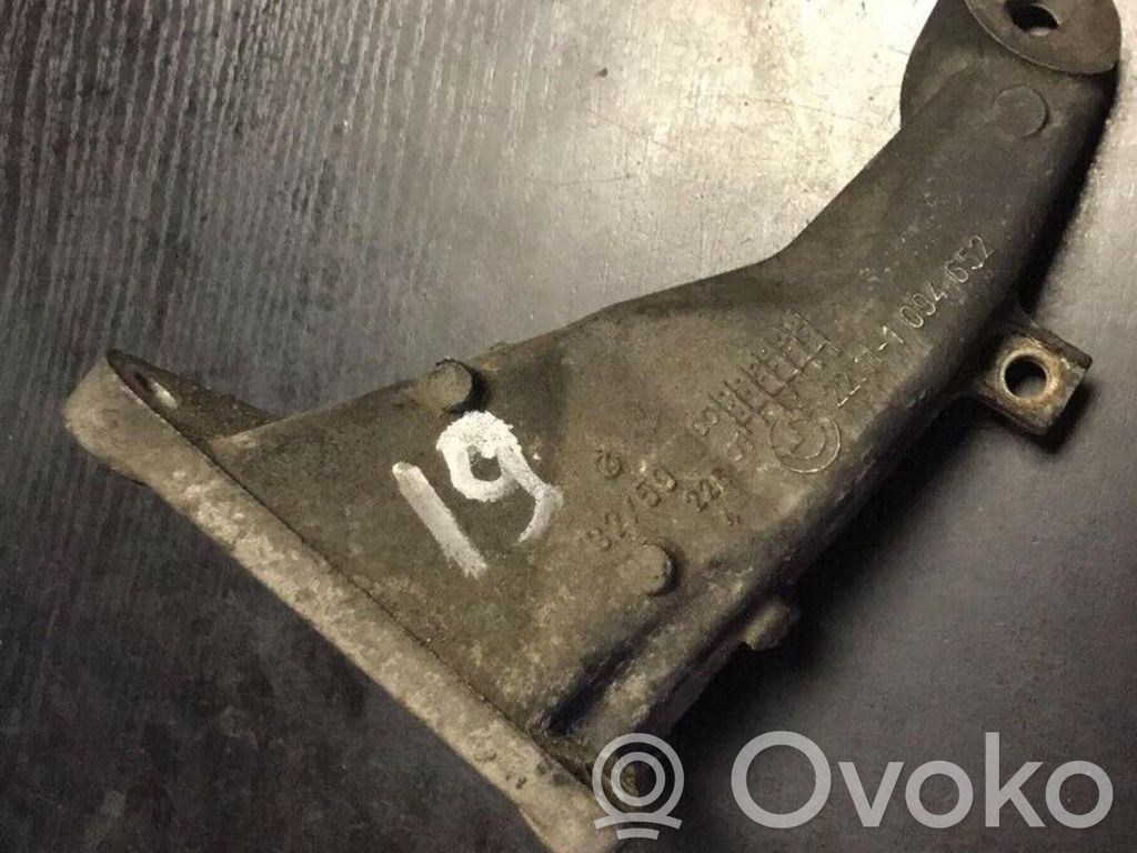 Engine mounting bracket   1094652