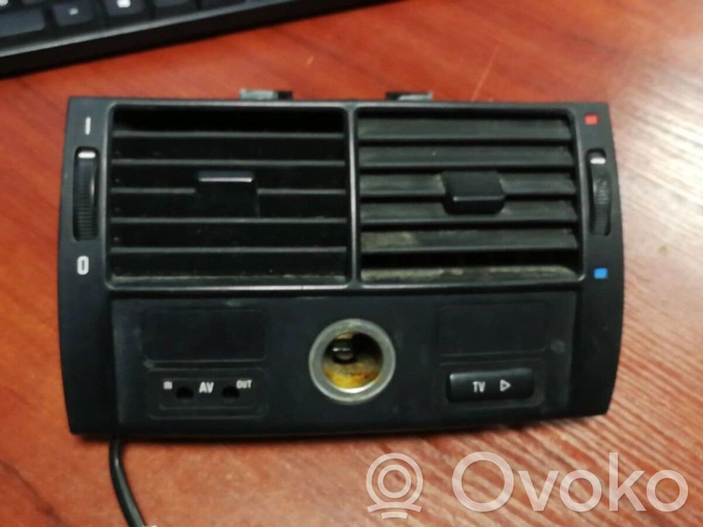 Rejilla de ventilación trasera   8370911