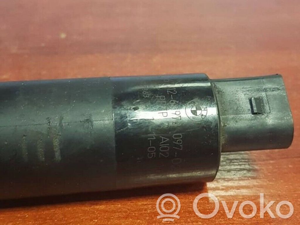 BMW 7 E65 E66 Žibintų apiplovimo skysčio siurbliukas 