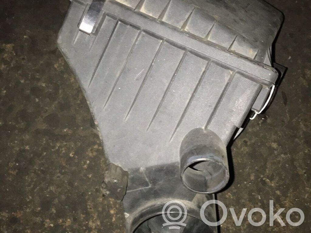 BMW 7 E38 Oro filtro dėžė 