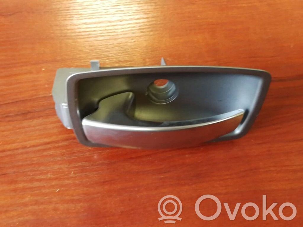 Front door interior handle   7149971
