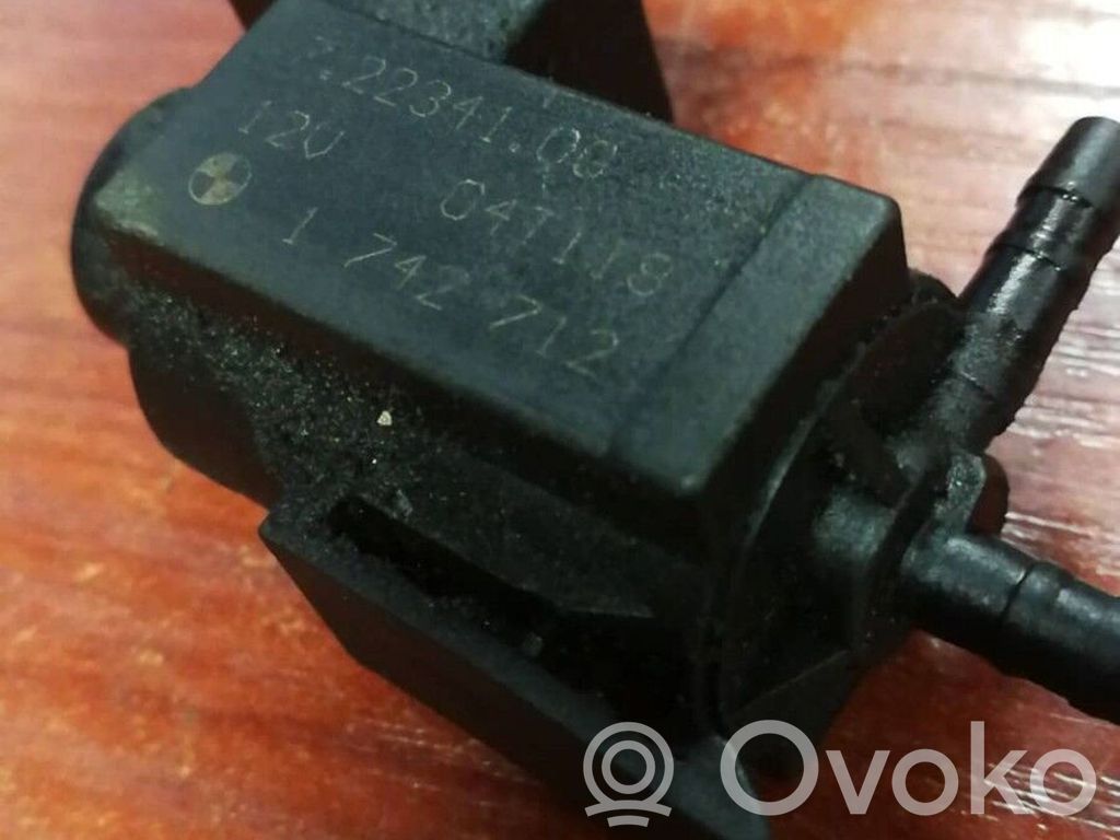 Vacuum valve   1742712