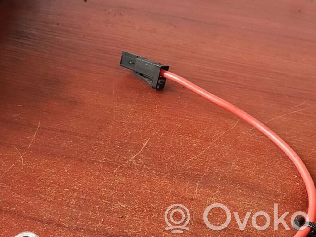 BMW 1 E81 E87 Positive cable (battery) 