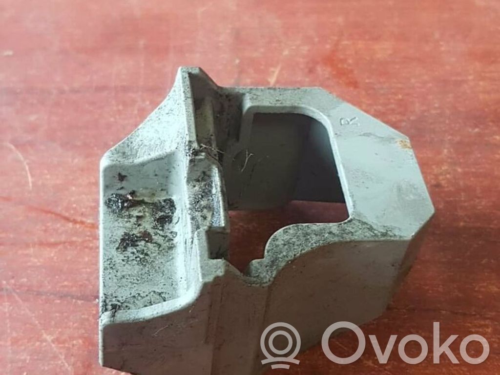 BMW 1 E81 E87 Radiator mount bracket 