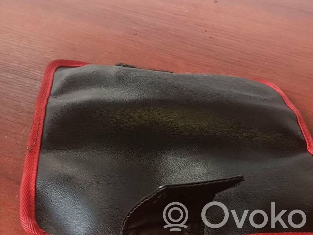BMW 1 E81 E87 Kita salono detalė 