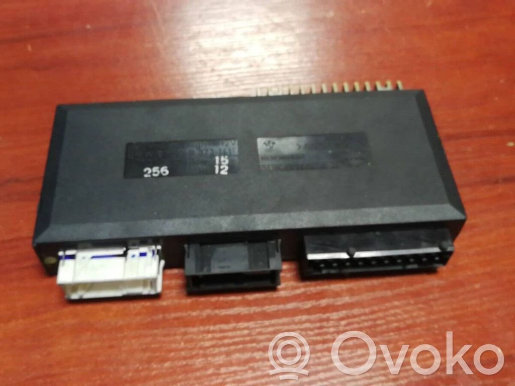 BMW 7 E38 Module de contrôle carrosserie centrale 