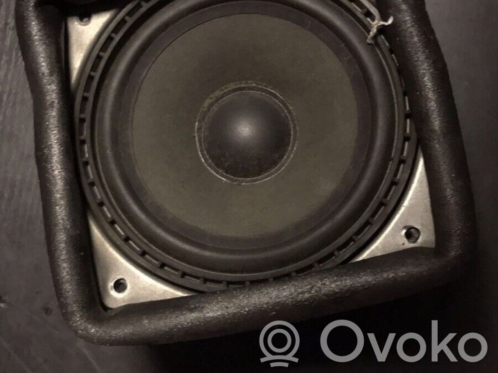 BMW 7 E38 Altavoz de la puerta delantera 