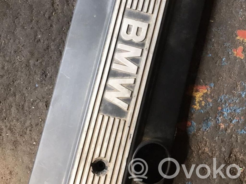 BMW 7 E38 Variklio dangtis (apdaila) 