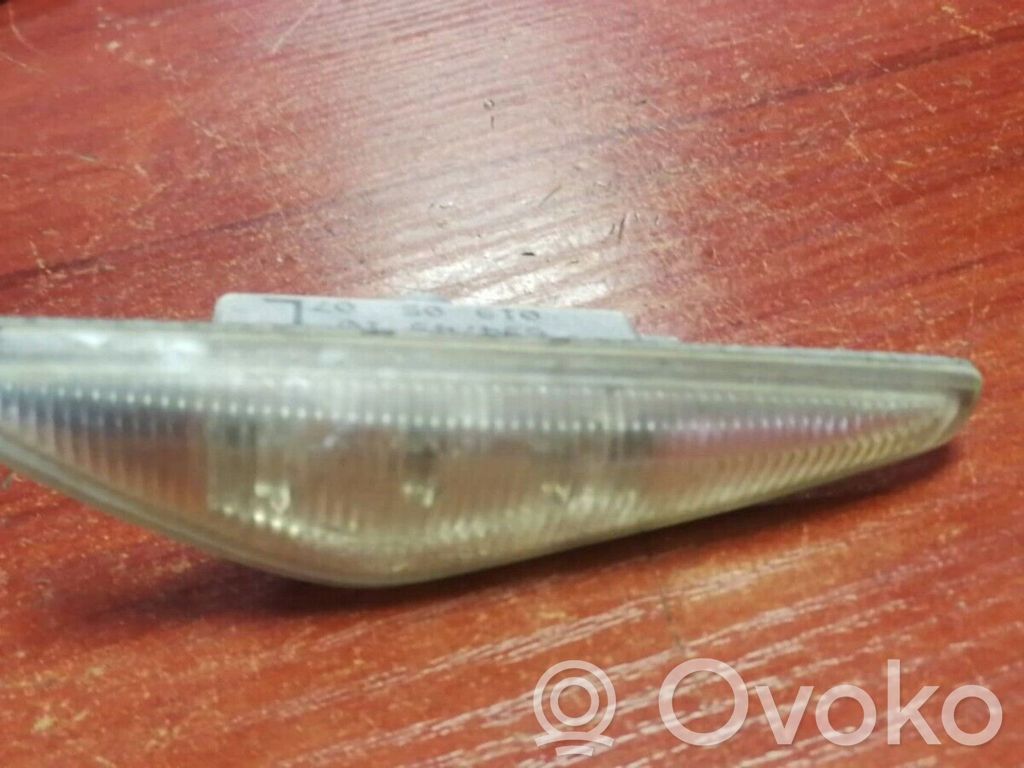 BMW 3 E46 Front fender indicator light 