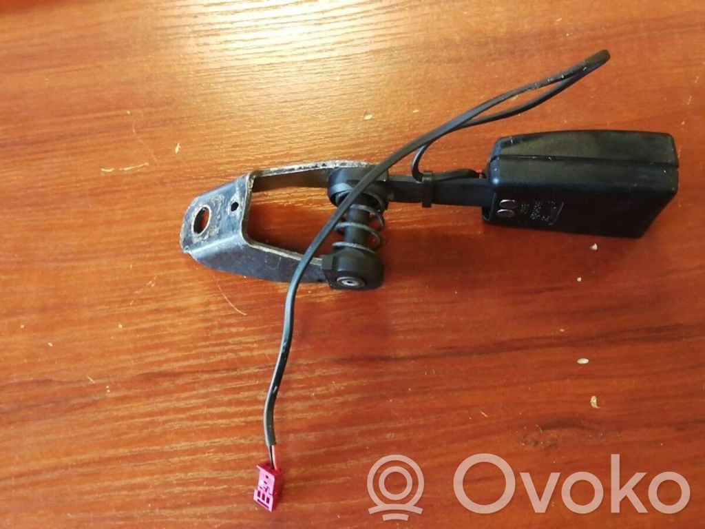 BMW 7 E65 E66 Takaistuimen turvavyön solki 
