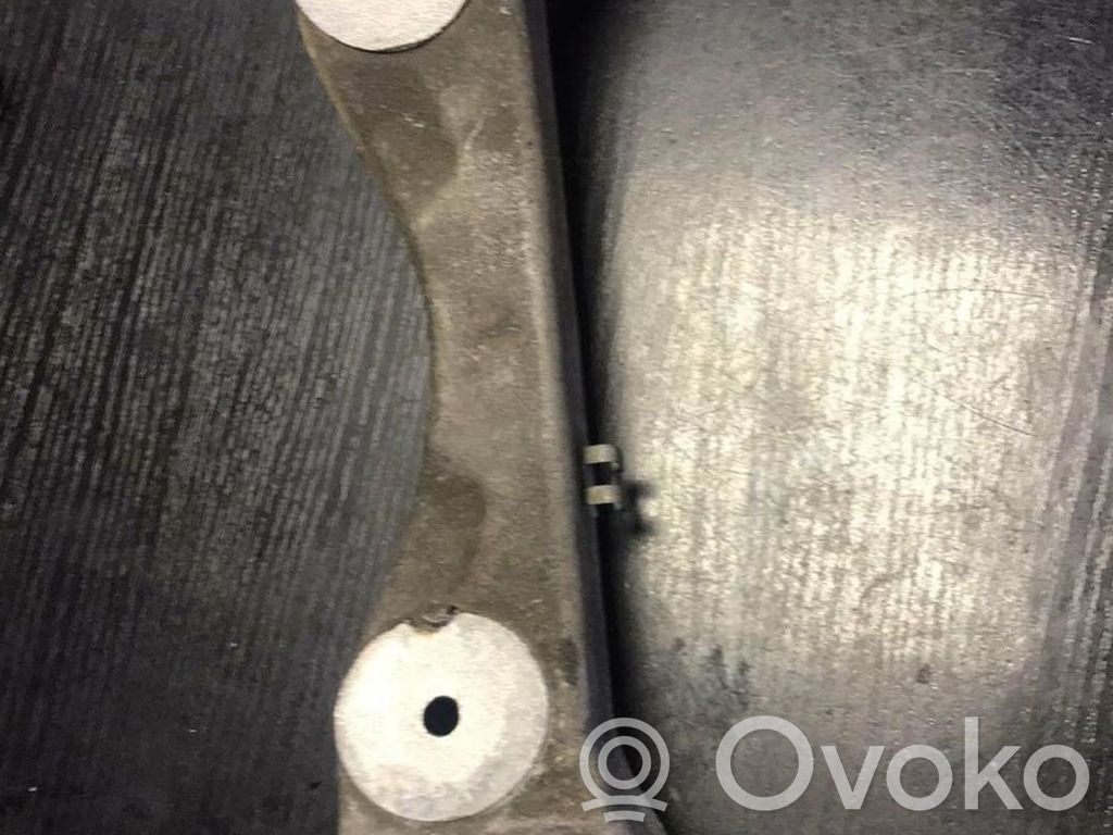 BMW 1 E81 E87 Gearbox mounting bracket 