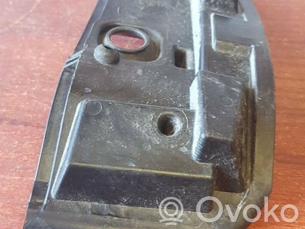 BMW 1 E81 E87 Other engine bay part 