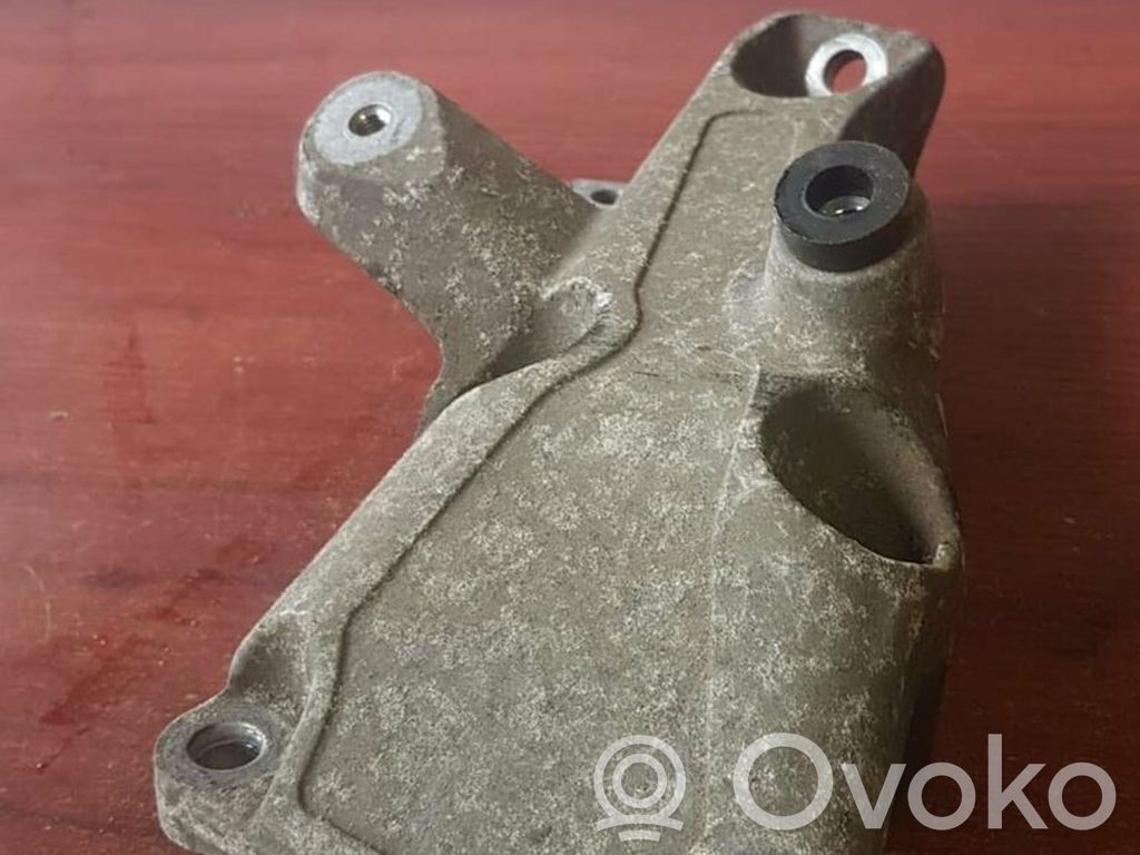 BMW 1 E81 E87 Engine mounting bracket 
