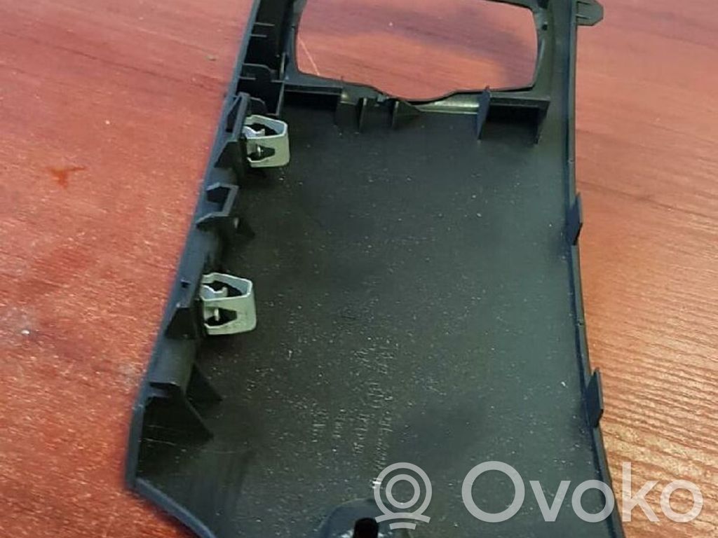 BMW 1 E81 E87 Kita salono detalė 