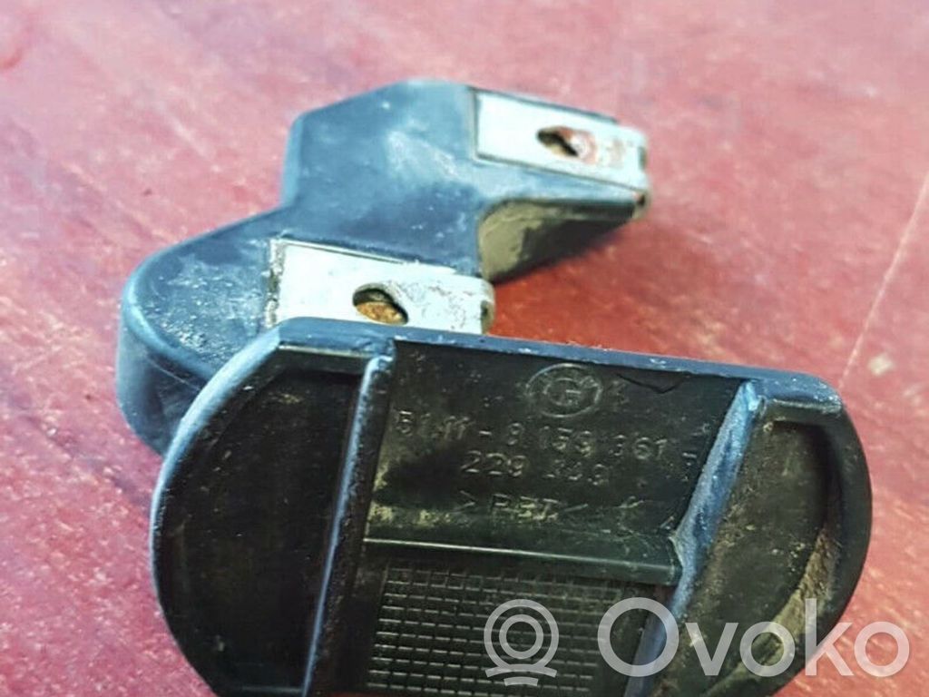 Priekšpusē bampera turētājs   8159361